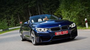 Bmw m4. Готовьте денежки! За кабриолет M4 просят минимум 4 488 000 рублей — на 414 тысяч больше, чем за купе. Но конкуренты ещё дороже: Audi RS 5 Cabriolet стоит от 5 545 000 рублей, а Porsche 911 GTS ― от 6 672 000.